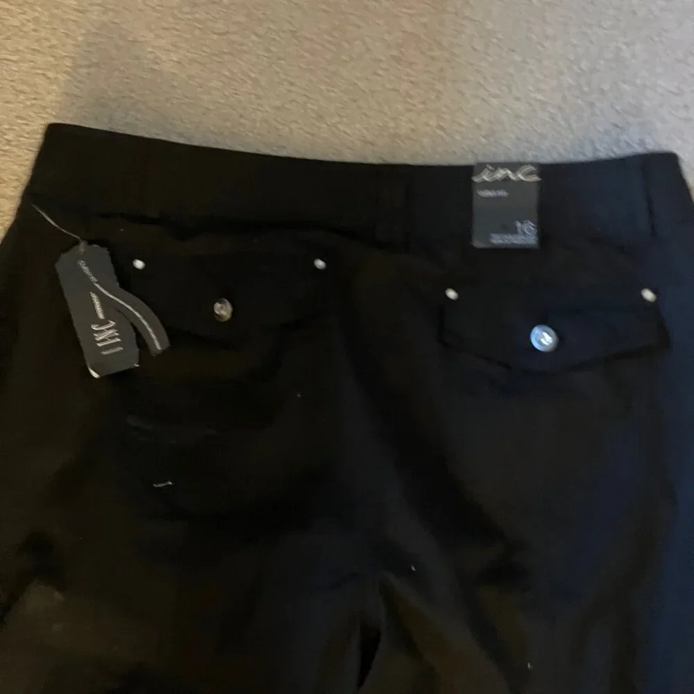 Black Inc Curvy Fit Capri - Picture 4 of 4